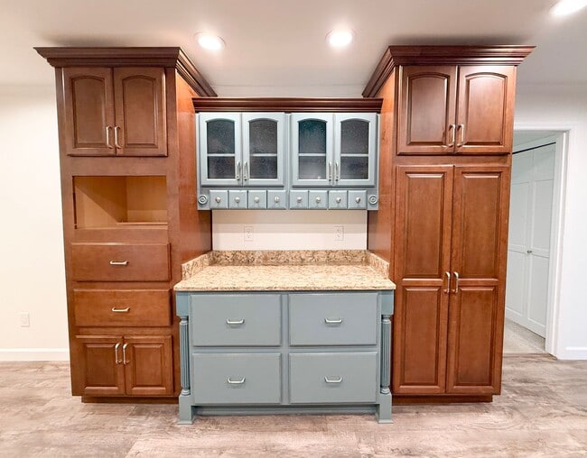 Building Photo - Private 5-Bedroom Dream Home with Creek, Pond & 3 Levels of Living Space