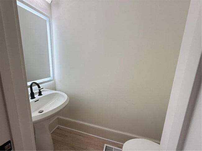 Building Photo - 1570 Briergate Dr