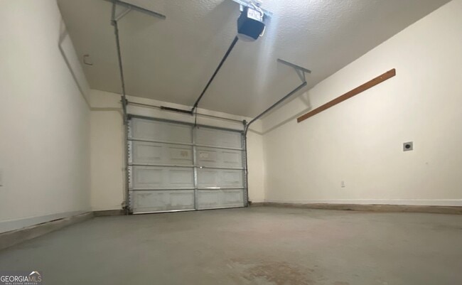 Building Photo - 225 Wembley Dr