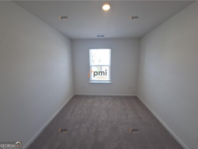 Building Photo - 220 Kenoot Dr