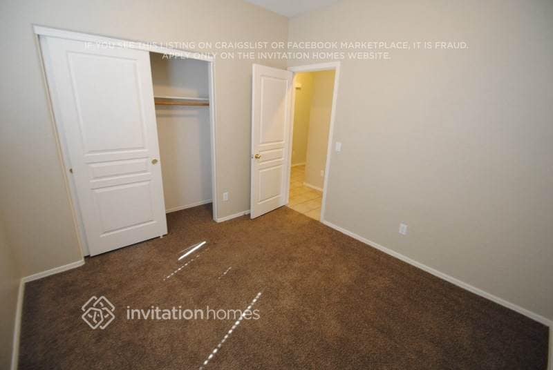 Building Photo - 907 W St Kateri Ave