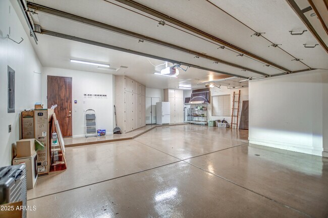 Building Photo - 9671 E Monument Dr