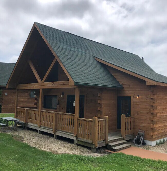 Primary Photo - 332 Hilltop Ct