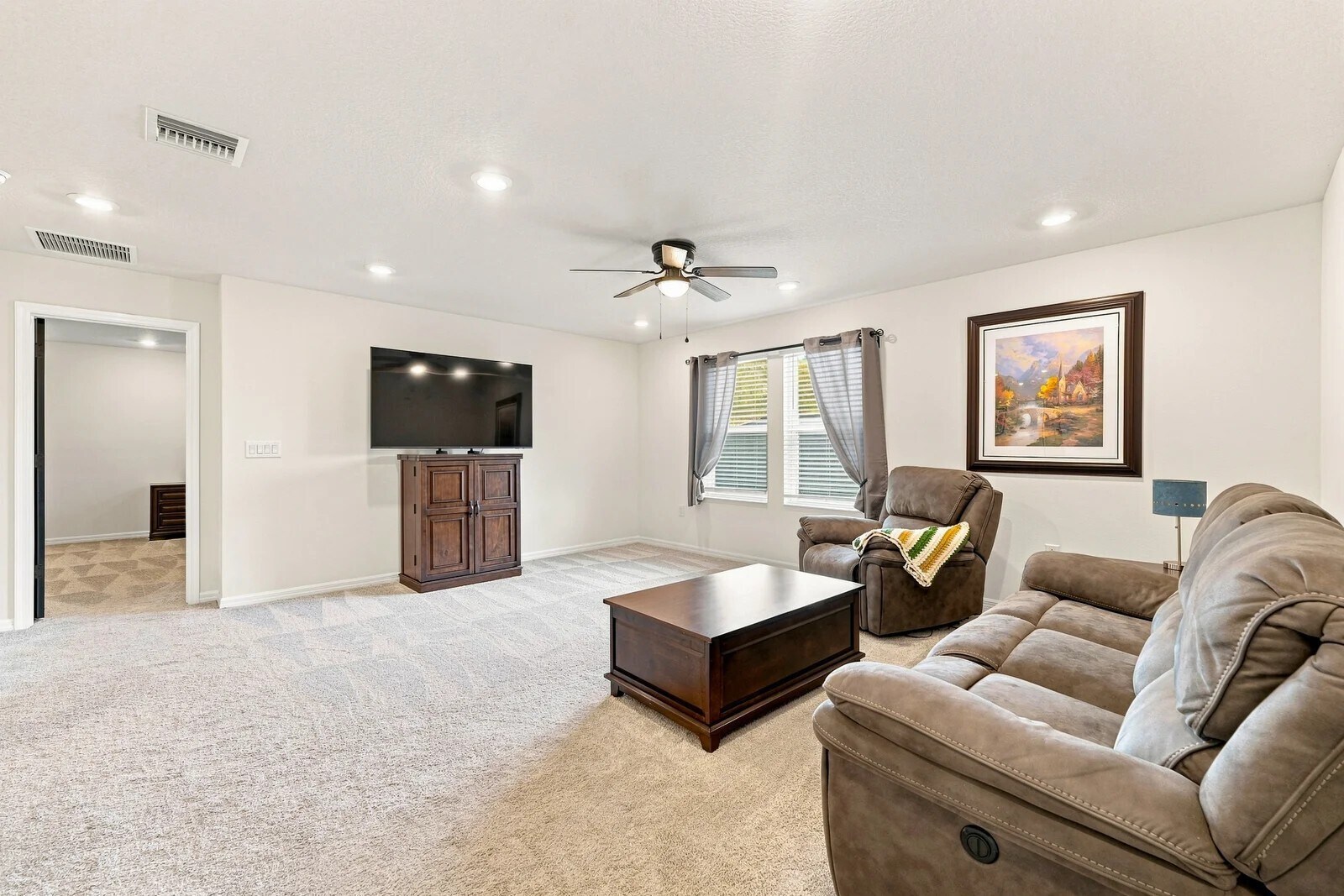 Building Photo - 455 Overpool Ave