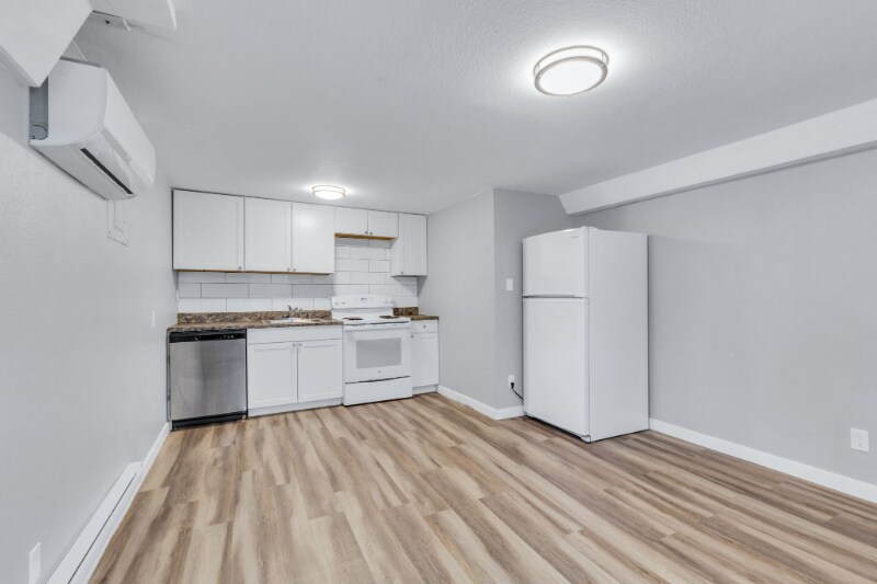 Building Photo - 1213 12th St