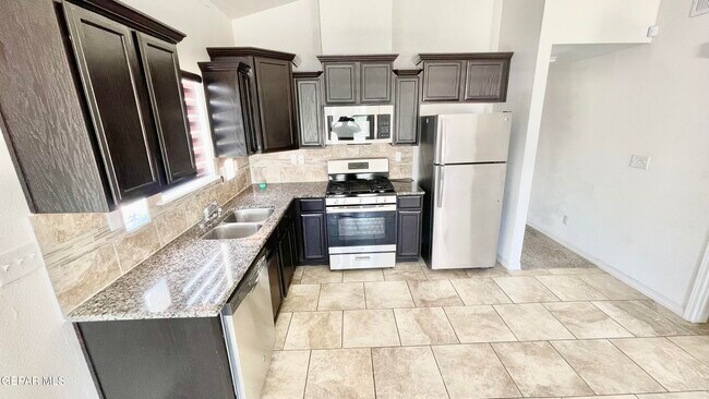 Building Photo - 14372 Chris Zingo Ln