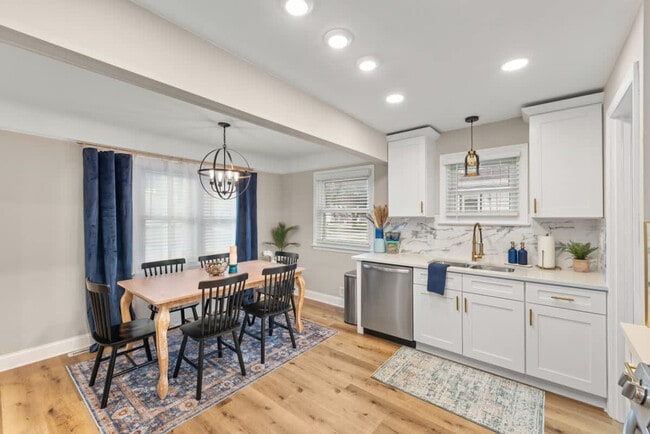 Building Photo - 6536 Lawnwood Ave