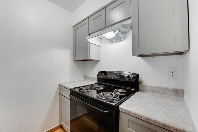 Building Photo - 2021 Spenwick Dr