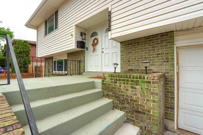 Building Photo - Beautiful 4-Bedroom, 3-Bathroom Home! Ever...