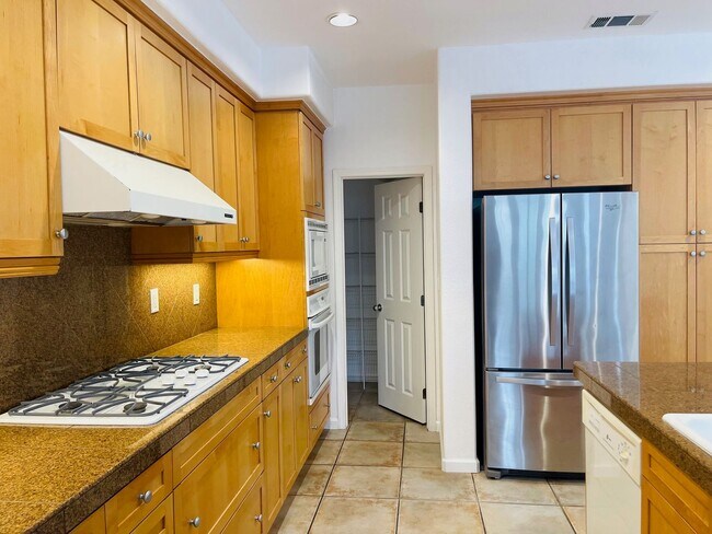 Building Photo - 4285 Bromley Ct