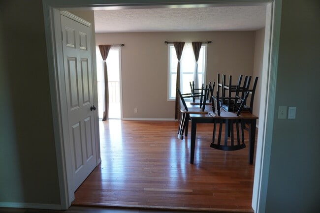 Building Photo - 37 Ems D22A Ln