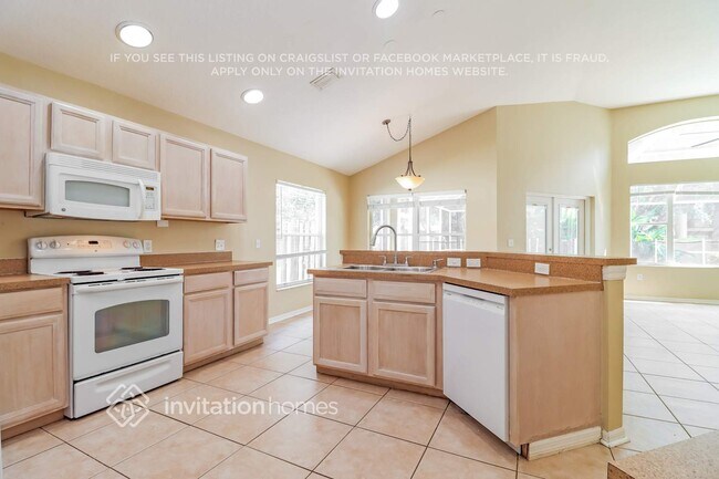 Building Photo - 8944 Southbay Dr