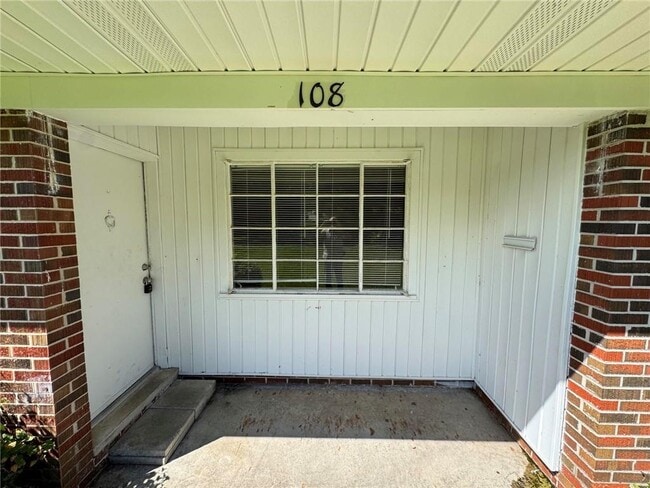 Building Photo - 108 Johnston St
