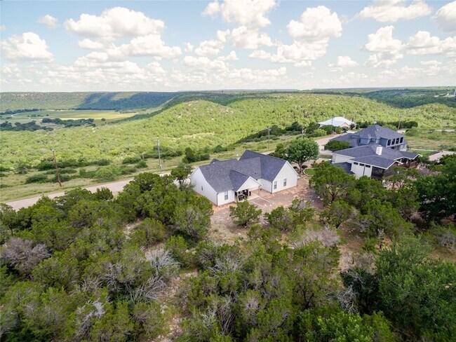 Building Photo - 405 Oak Tree Dr