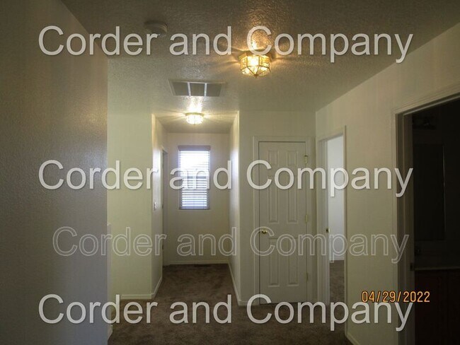 Building Photo - 949 Waterfall Dr