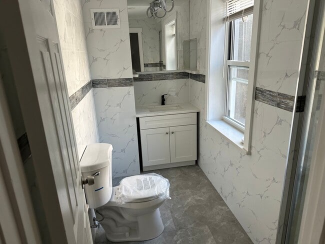 Building Photo - 311 Gaskill St