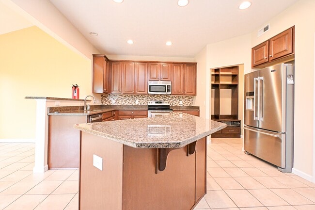 Building Photo - 8453 Forest Valley Dr