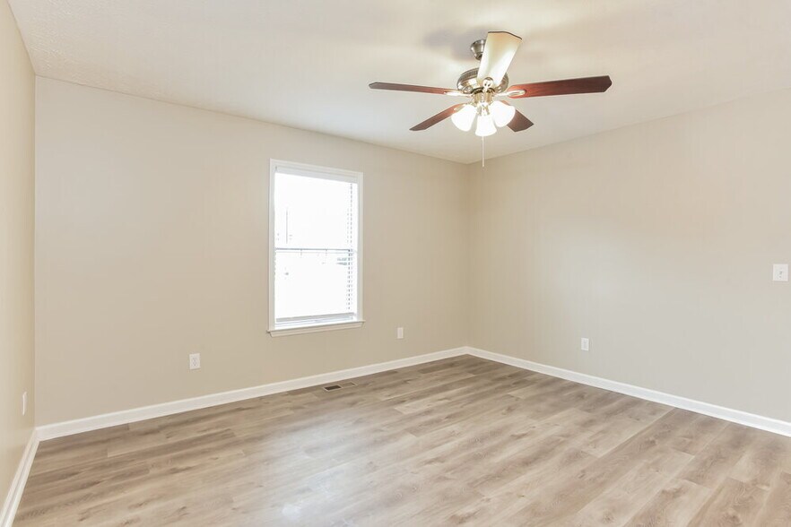 Building Photo - 403 Trailsend Ct