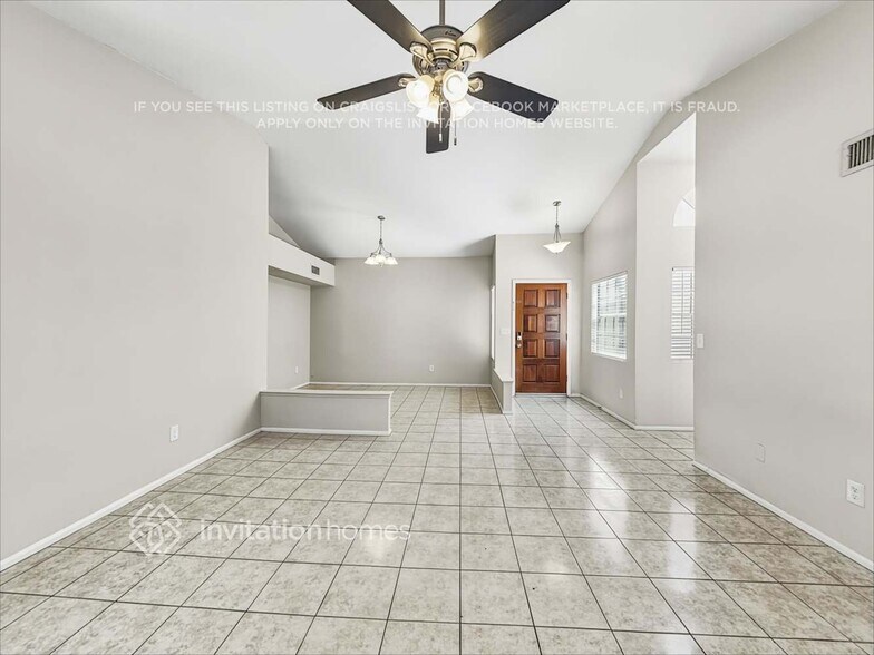 Building Photo - 4944 W Wescott Dr