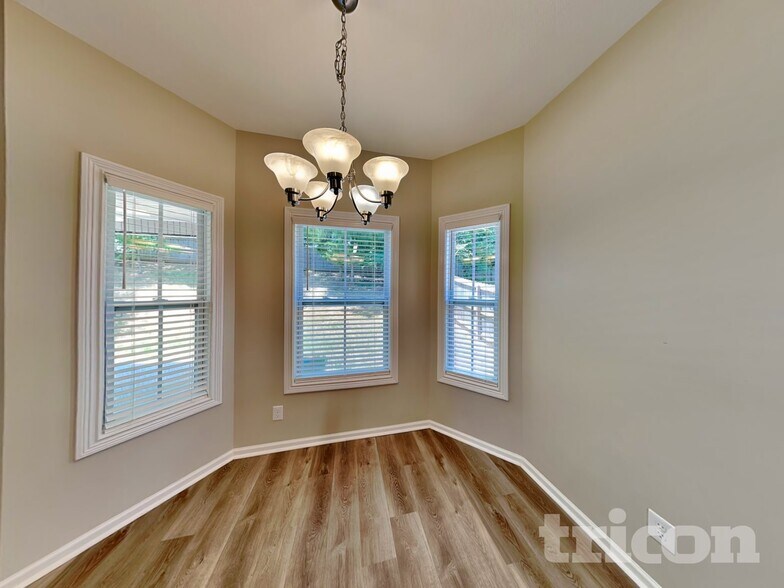 Building Photo - 476 Woodtrace Dr