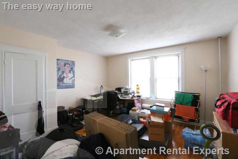 Building Photo - 335 A Harvard St