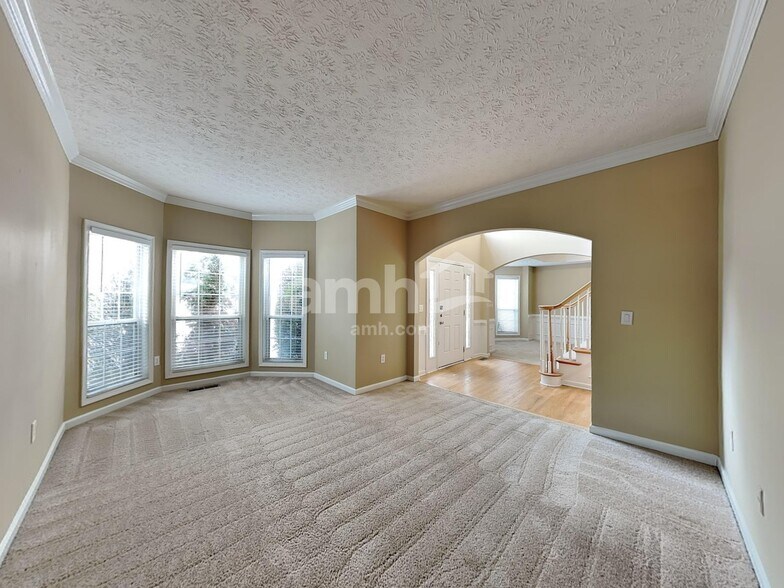 Building Photo - 520 Martin Field Dr