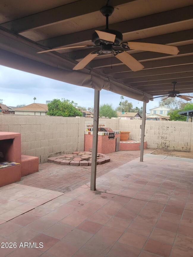 Building Photo - 2034 S Playa