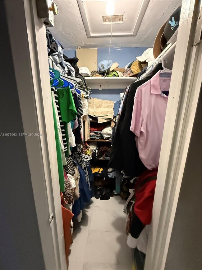 Building Photo - 710 N 66 Terrace