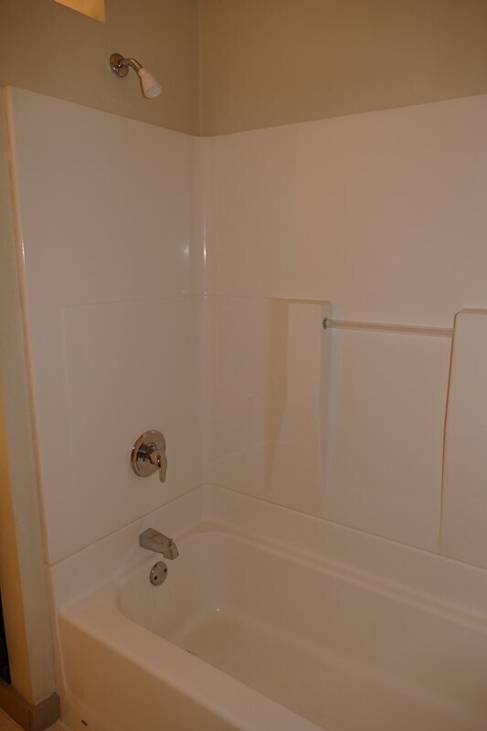 Building Photo - SE Arista Dr - 1 bedroom apartment in the ...