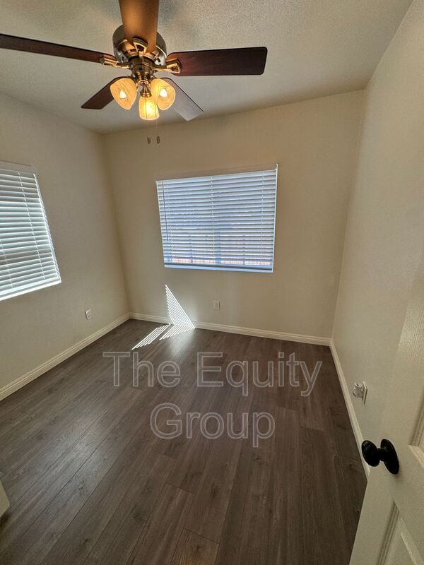 Building Photo - 1134 Van Dorsten Ave