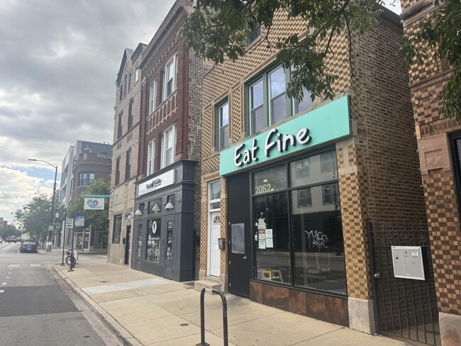 Building Photo - 2062 N Damen Ave