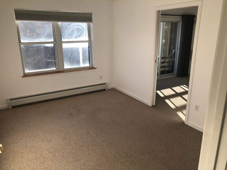 Building Photo - 305 Lime Kiln Rd