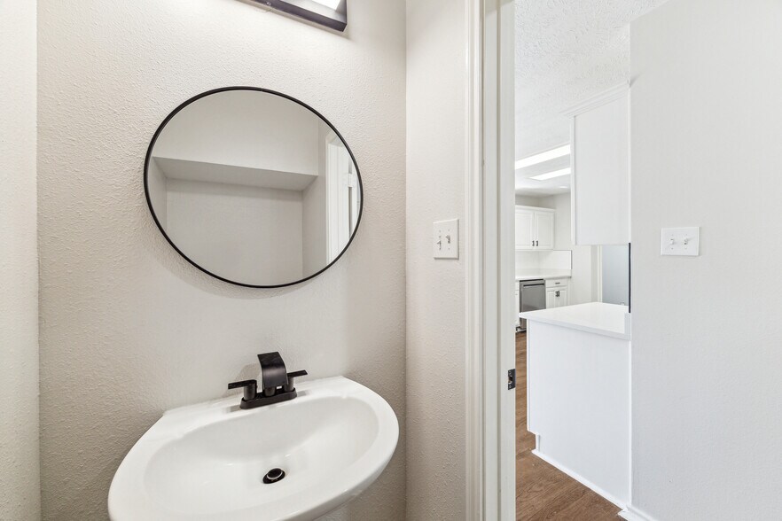 Building Photo - 18603 Timber Twist Dr