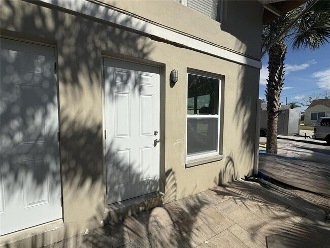 Building Photo - 14120 Palm St