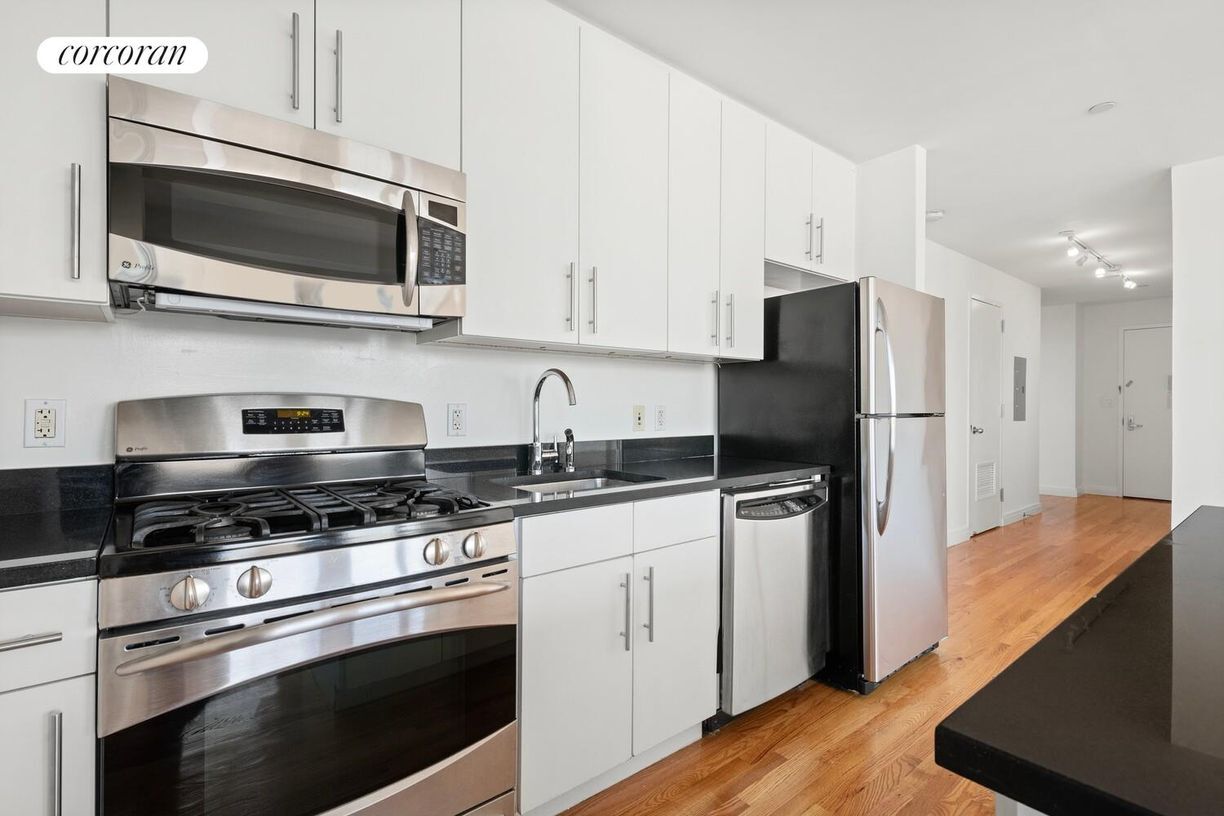 Building Photo - 181 E 119th St