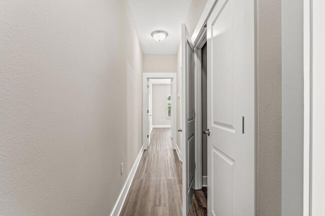 Building Photo - 322 Date Palm Ln