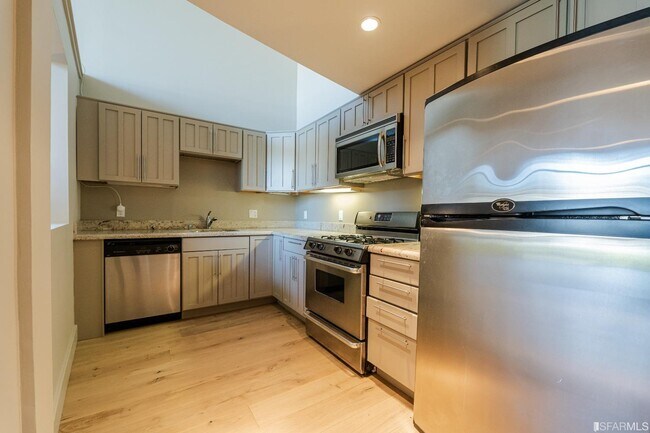 Building Photo - 415 Bryant St