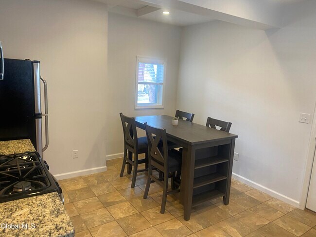 Building Photo - 165 Lake Ave