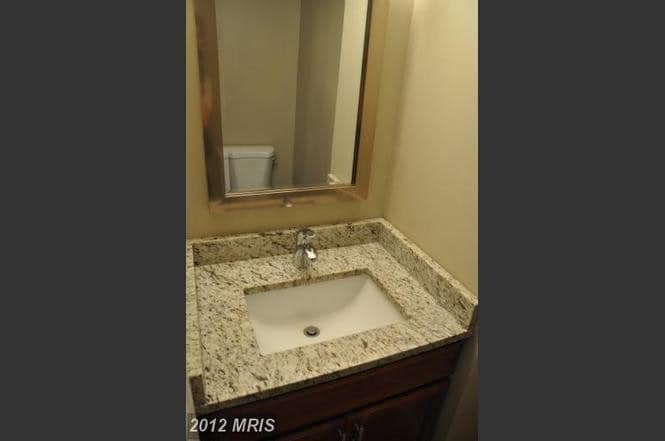 Powder room - 3378 Whipple Ct