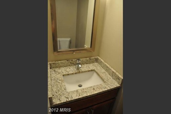 Powder room - 3378 Whipple Ct