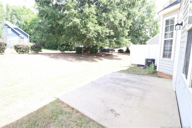 Building Photo - 1102 Silky Dogwood Trail