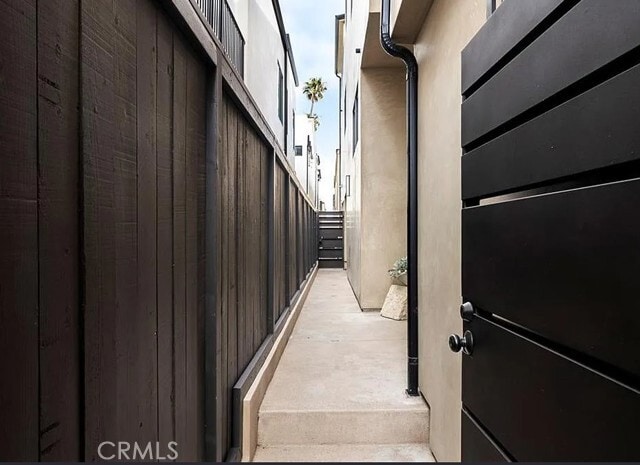 Building Photo - 428 1/2-422 Fernleaf Ave