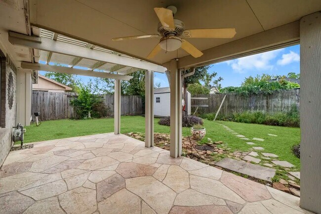 Building Photo - 18703 Lippizaner Dr