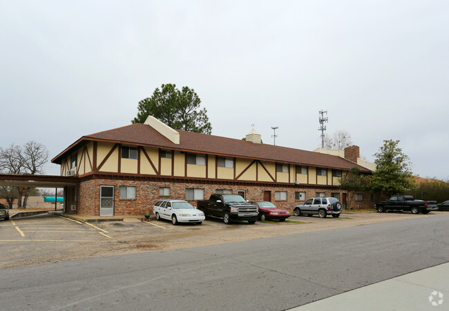 Building Photo - Cambridge House
