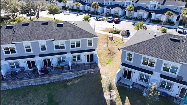 Building Photo - 2035 Claudia Ln