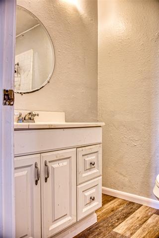 Building Photo - 1528 Mayflower Dr