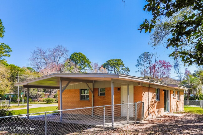 Building Photo - 9246 Spottswood Rd