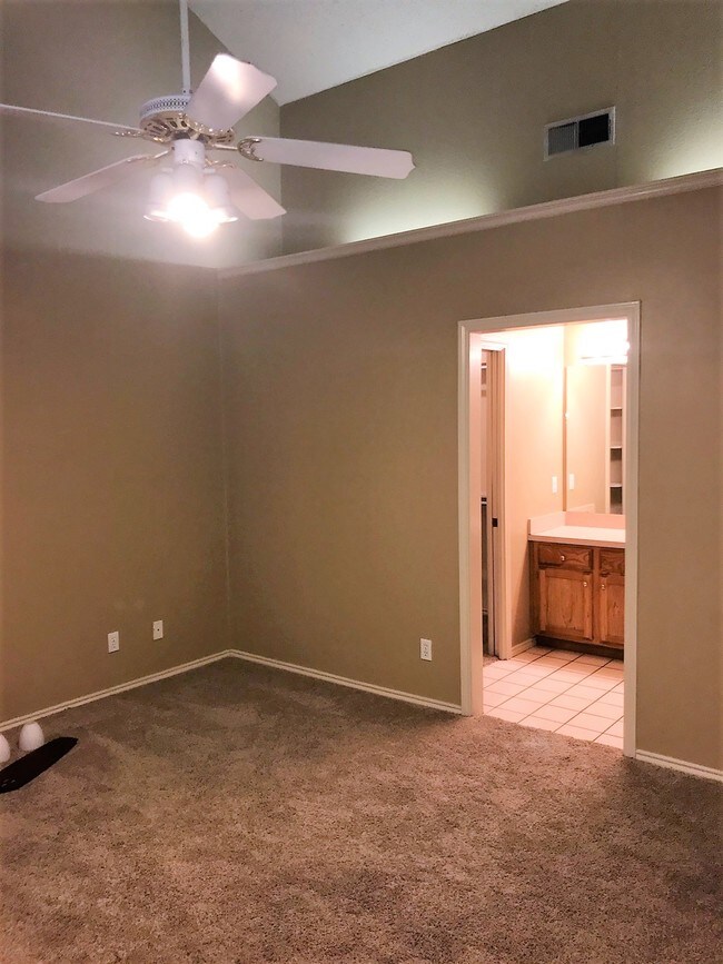 Building Photo - 3417 Miller Pl