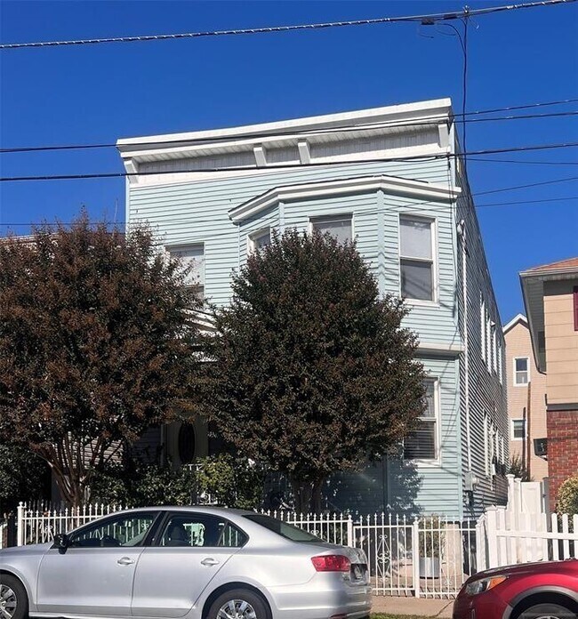 Primary Photo - 37 Wilson Ave