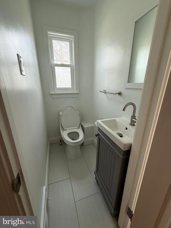 Building Photo - 3405 Carpenter St SE